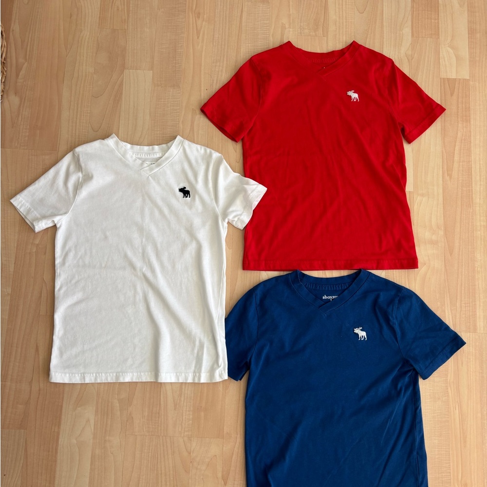 Abercrombie Kids Classic V Neck T-Shirt Set - Red, White, and Blue Size 7/8